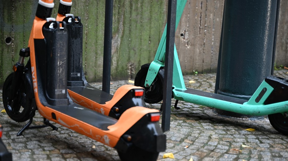 Od septembra prídu veľké zmeny. Niektoré elektrokolobežky budú na cestách nelegálne, stopku dostanú aj na chodníkoch