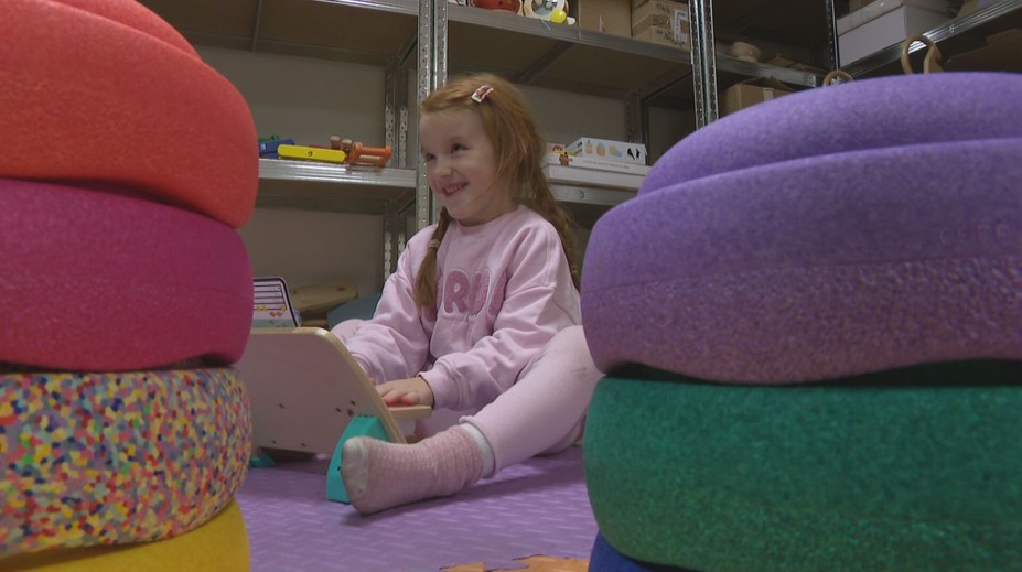 Menej je viac: Odborníci varujú, že priveľa darčekov deťom viac škodí, než ich teší. Ako deťom vybrať hračky?