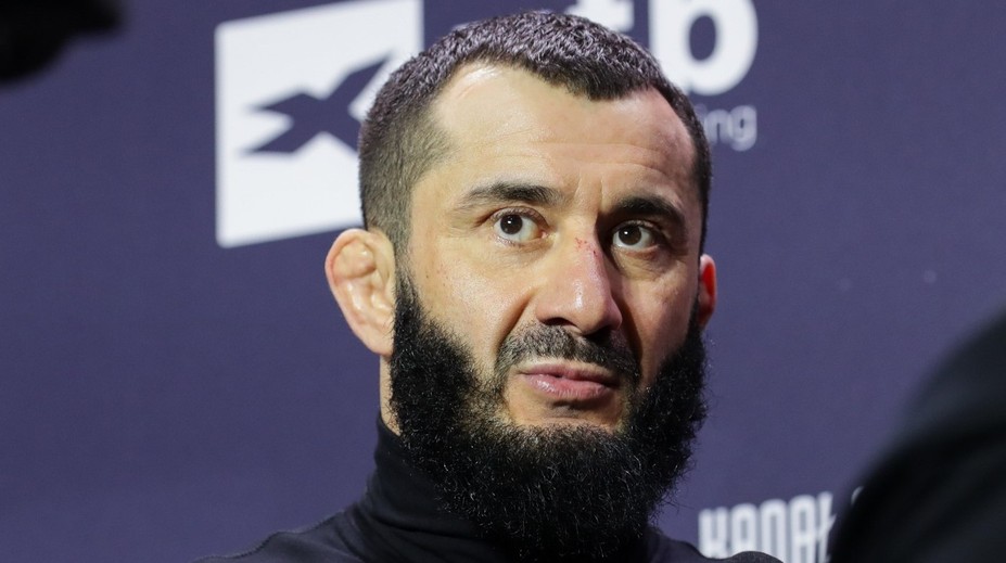 Nakladal s kradnutými autami a napadol policajta. Súd odsúdil zápasníka MMA