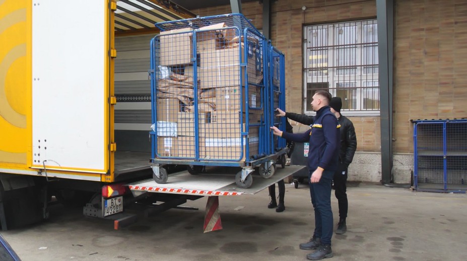 Strávili sme deň v teréne s kuriérom. Jeden zo zákazníkov si zrejme prebral svoje vlastné prekvapenie