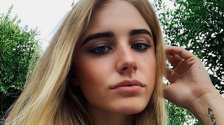 Osemnásťročná Kollárova dcéra pritvrdila. Zverejnila nahú fotku