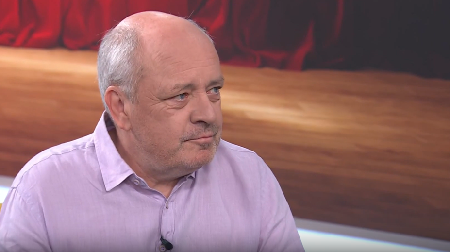 Evu Landlovú chceli okradnúť podvodníci. Jej syn Matej Landl zakročil v poslednej chvíli