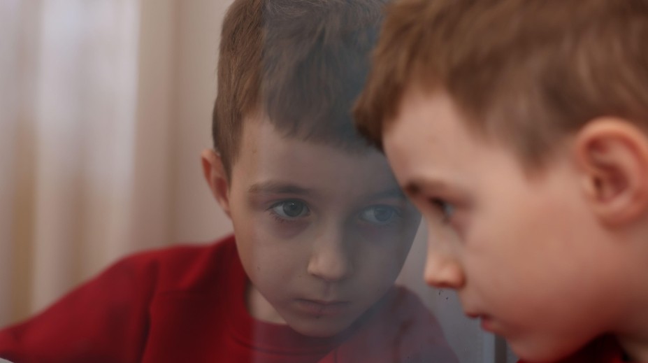 Pol hodiny v aute plakala. Príbeh mamy chlapca s autizmom zo Žiliny rozdelil Slovákov