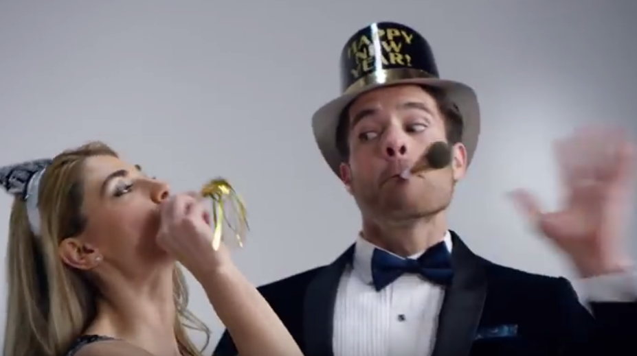 Takto sa menili pánske silvestrovské outfity za posledných 100 rokov. Niektoré vás pobavia