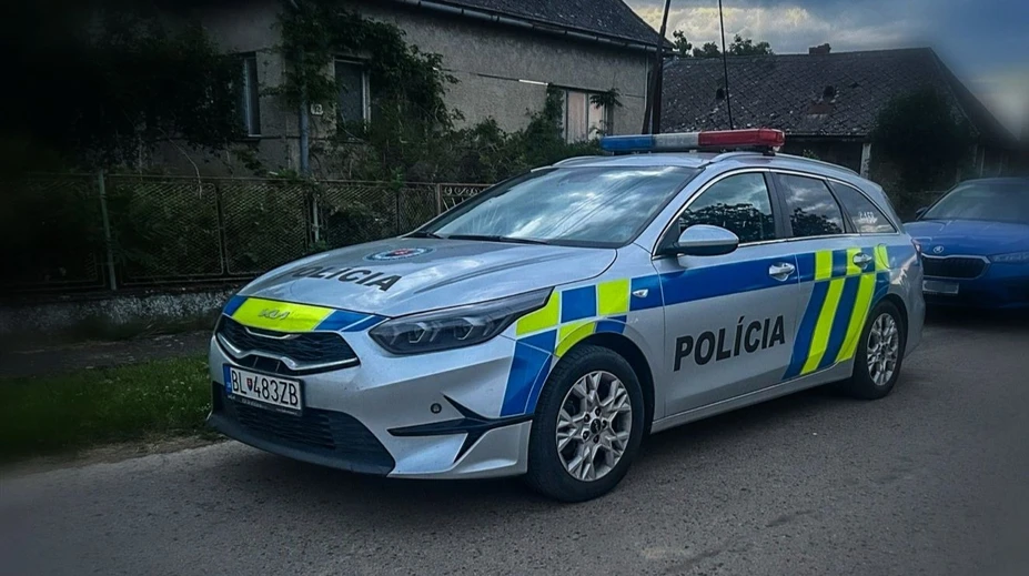 Polícia zasahuje v Trnavskom kraji v rámci akcie Kuriér. Zadržali osoby podozrivé z výroby drog