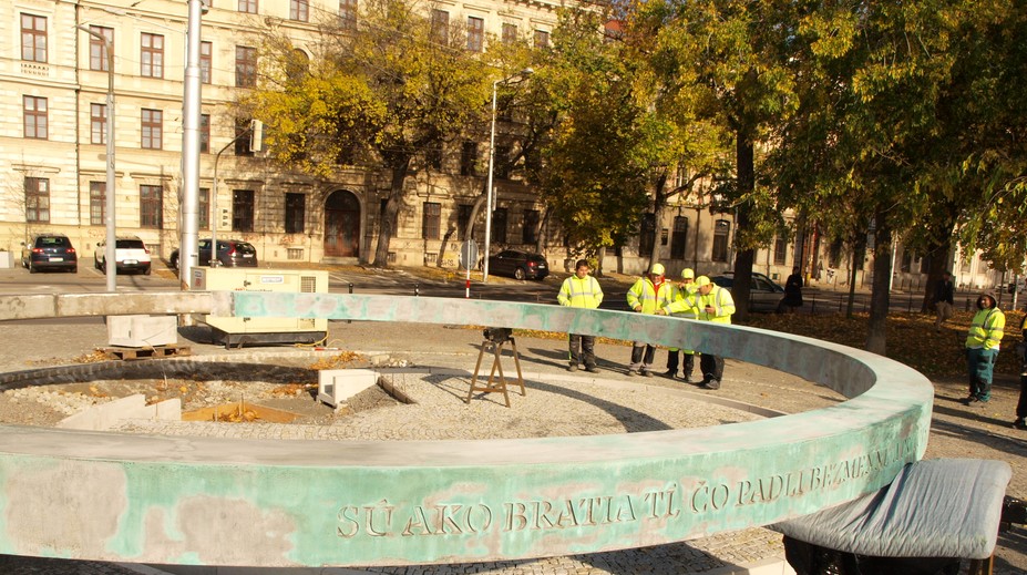 Do Bratislavy priviezli ostatky neznámeho vojaka. Hrob odhalia vo štvrtok