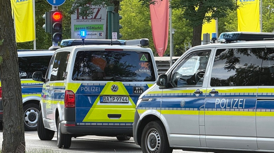Možná rukojemnícka dráma v nemeckej banke. Muž s nožom zabil zamestnanca