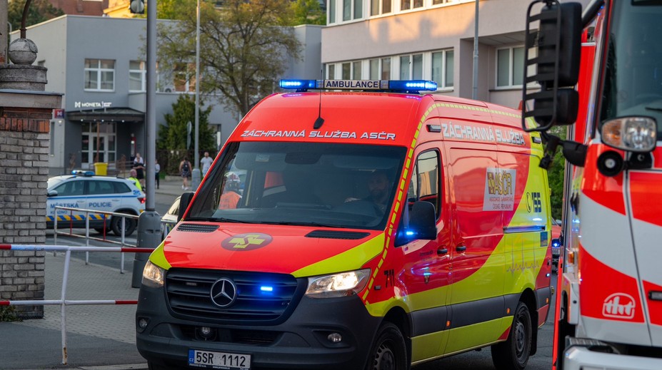 Šokujúce správanie českých záchranárov. Dievča cestou na psychiatriu nabádali k samovražde