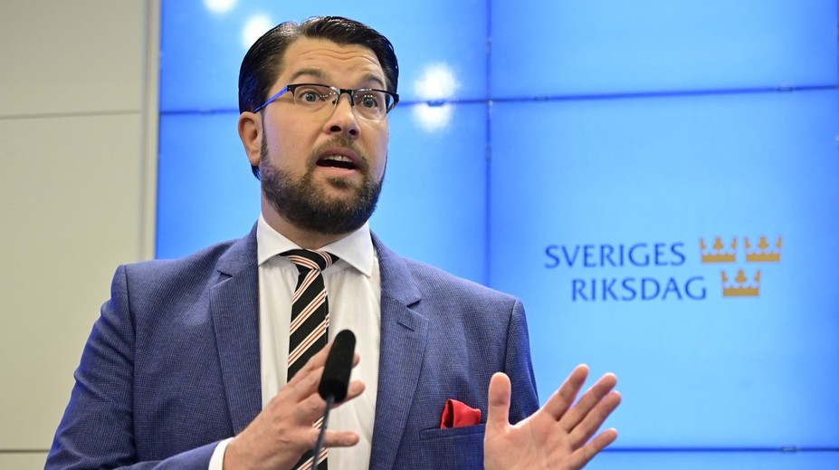 Zbúrajme všetky mešity, vyzval šéf Švédskych demokratov. Také veci u nás nerobíme, odmietol premiér