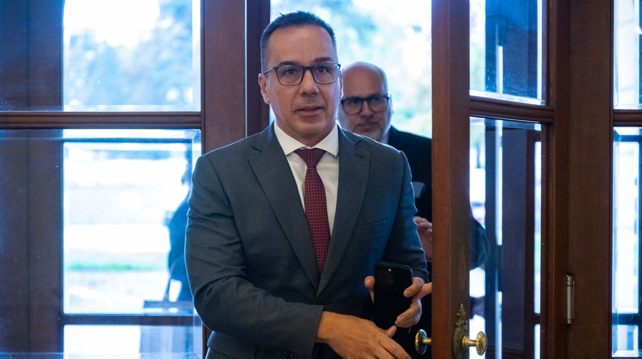 Až 200-tisíc Slovákov by mohlo ísť do dôchodku skôr. Nechcem ľudí vynášať z fabrík na cintorín, vraví minister