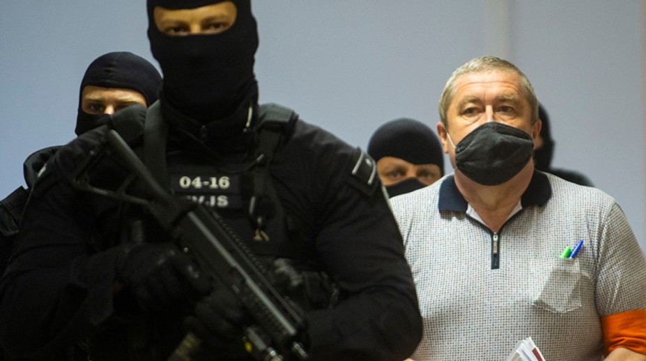 Bývalý špeciálny prokurátor Kováčik sa ide sťažovať do Štrasburgu, že ho držia vo väzbe