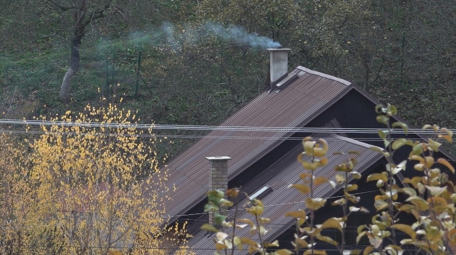 Ľudia pri Púchove sa búria. Hrozí, že kúriť a svietiť budú môcť len večer a v noci