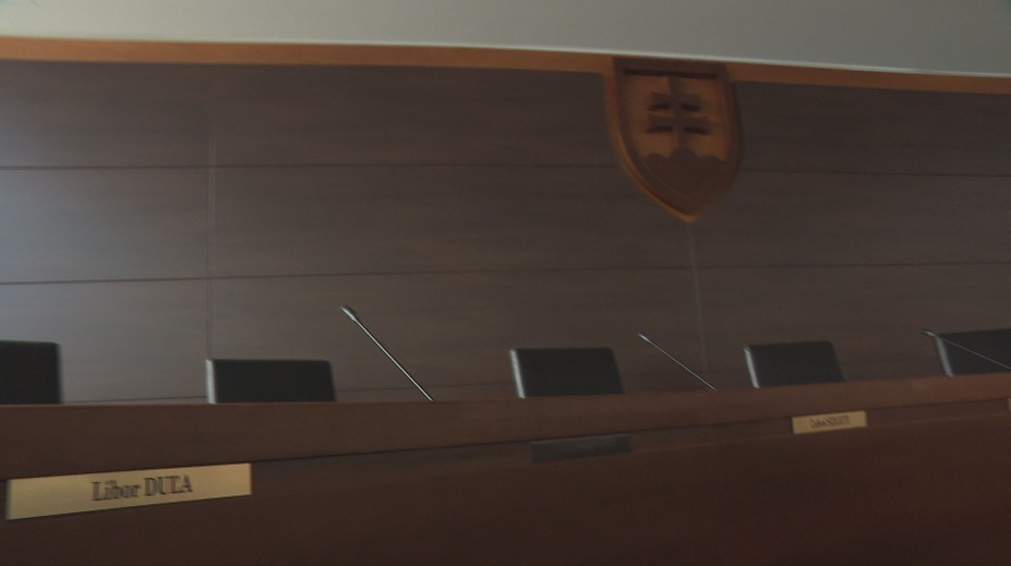 Chýbajúce miesto na Ústavnom súde spôsobuje pat. Jeho predseda chcel apelovať na poslancov, no nedostal priestor