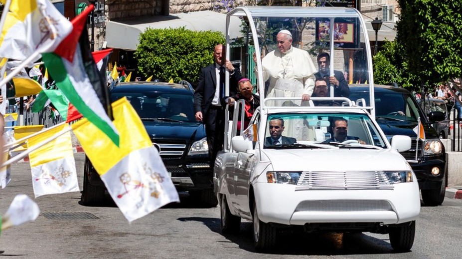 Pápežov papamobil dostane nové poslanie. František to stihol požehnať ešte pred smrťou