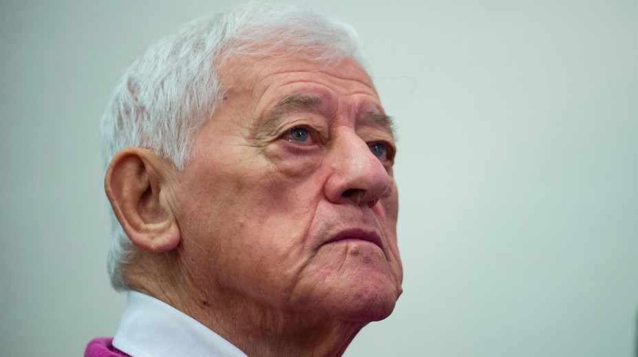 Súdny spor dvoch legiend slovenského hokeja sa skončil. Šťastný sa musí ospravedlniť Golonkovi