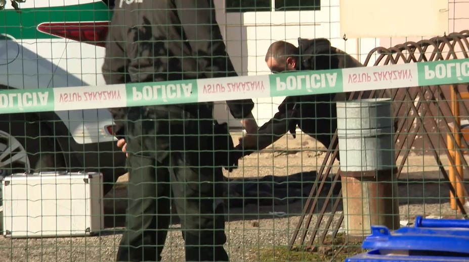 Streľba v obci pri Senci. Muž skončil s otvorenou ranou, okamžitý zásah policajtov aj vrtuľníka