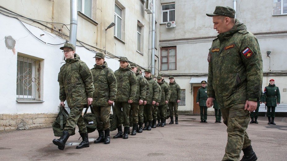 Vladimir Putin nariadil odvod 135-tisíc nových vojakov