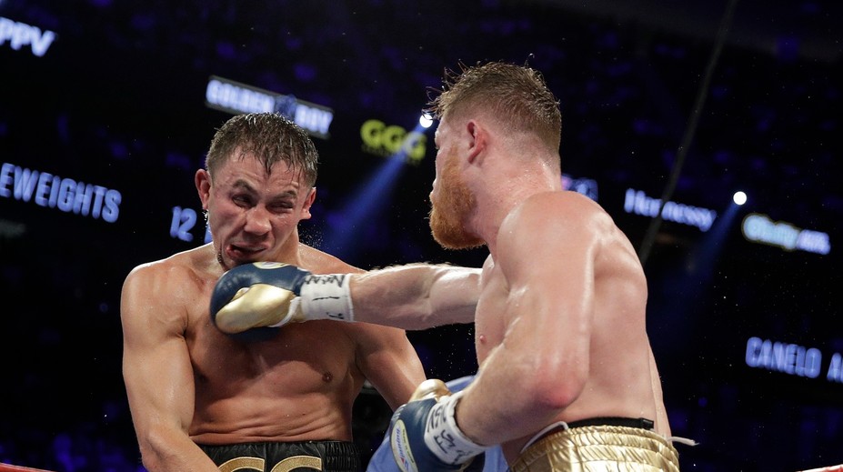 Brutálny súboj o šampióna strednej váhy: Víťazmi sa stali obaja súperi!
