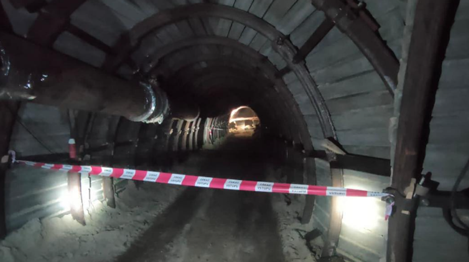 Veľké nešťastie vo vinárstve na východe Slovenska. V pivnici zasypalo štyroch mužov, jeden neprežil (†51)