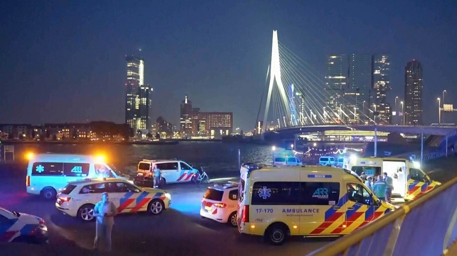 Útočník v Rotterdame nožom zabil jedného človeka a druhého zranil