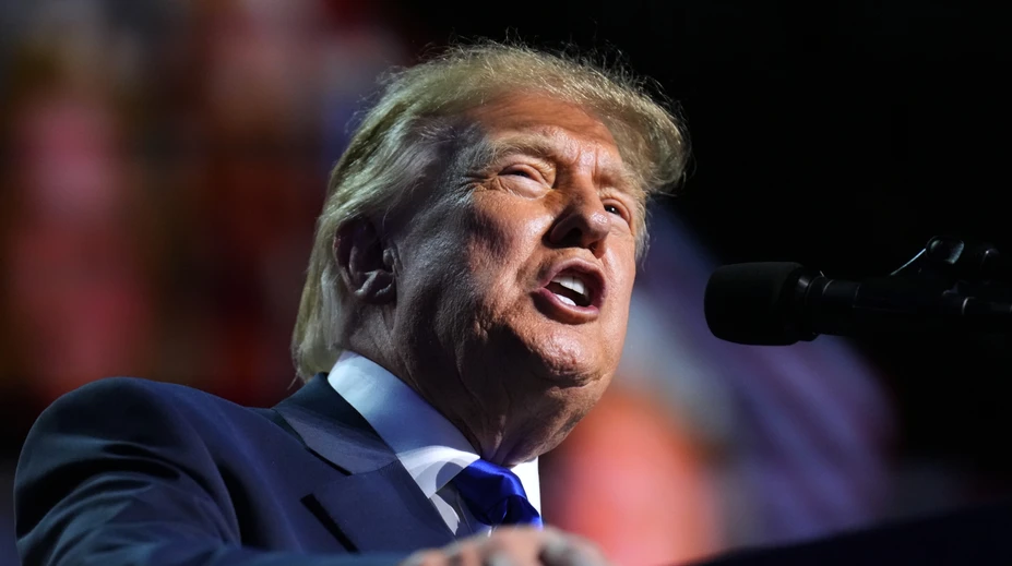 Trump vyzval Ukrajinu, aby prestala útočiť na ruské naftové zariadenia