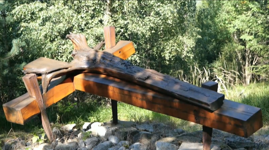 Najvyššie položenej kalvárii v strednej Európe prinavracajú dôstojnosť. V Tatrách sa pustili do obnovy krížovej cesty