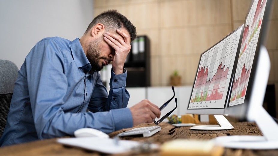 Americké akciové trhy sa prepadli, clá zasiahnu aj Slovensko. Odborník priblížil detaily