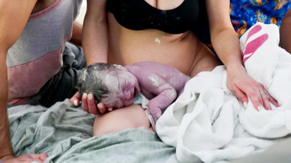 Dcéra slávnej hollywoodskej herečky ukázala snímky z pôrodu