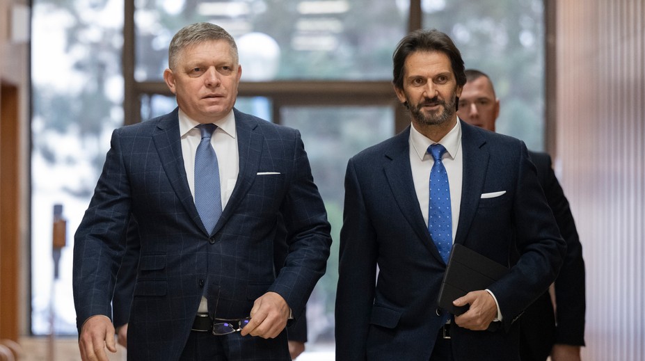 Veľké nákupy u ministra Kaliňáka: Vrtuľníky za 150 miliónov aj lietadlá za 46 miliónov eur