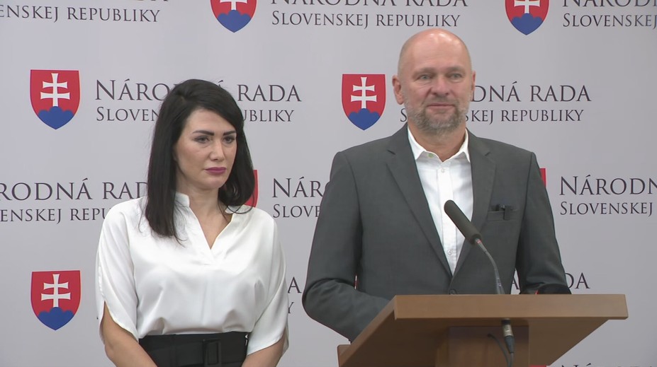 Richard Sulík ohlásil návrat do politiky. Spája sa s Janou Bittó Cigánikovou