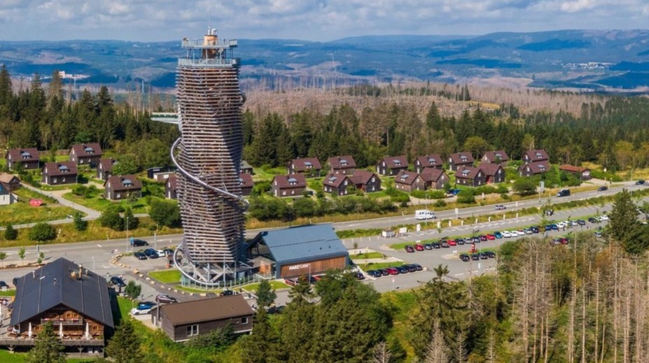 Tragédia na vyhliadkovej veži: Zrútila sa celá rodina, všetci sú mŕtvi
