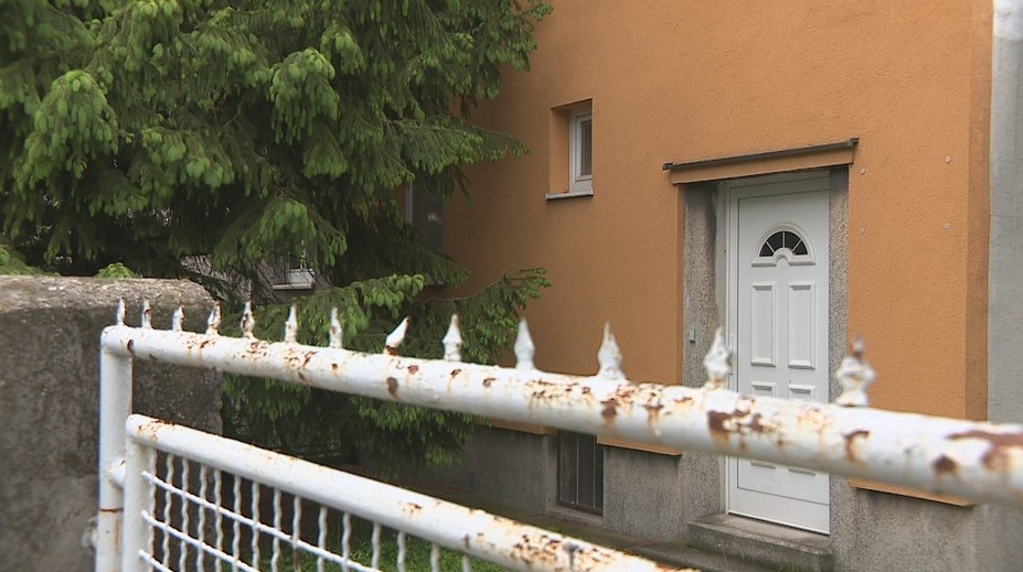 Bratislavskí poslanci podozrivo prijali pandemické dotácie. Jeden z nich odchádza z Vallovho tímu