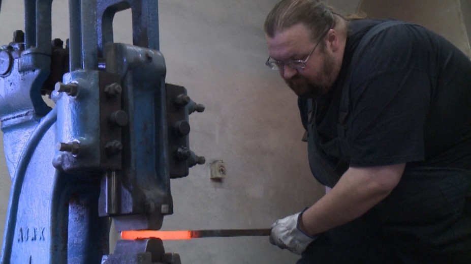 Slovensko sa blyslo vo svete. Tento muž vyrába unikát