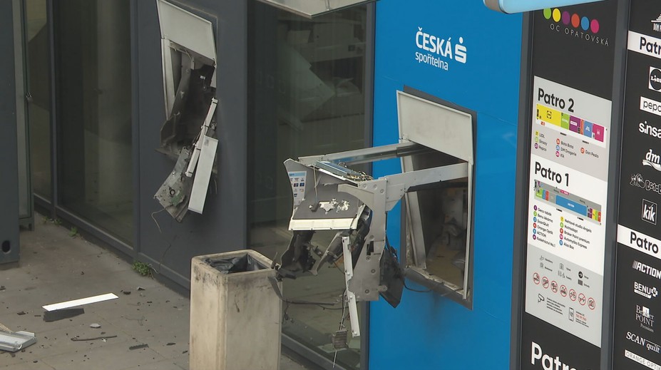 Vyhadzovali bankomaty do vzduchu: Skupina zadržaná v Česku mohla vyčíňať aj na Slovensku