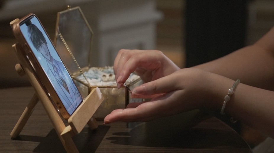 Odborníci bijú na poplach: Svadba s AI ukazuje, kam až môže zájsť osamelosť