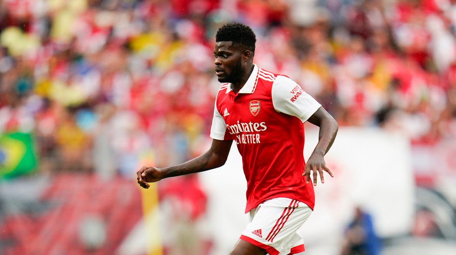 Bývalú hviezdu Arsenalu prepustili na kauciu. Partey čelil závažným obvineniam, no všetky odmieta