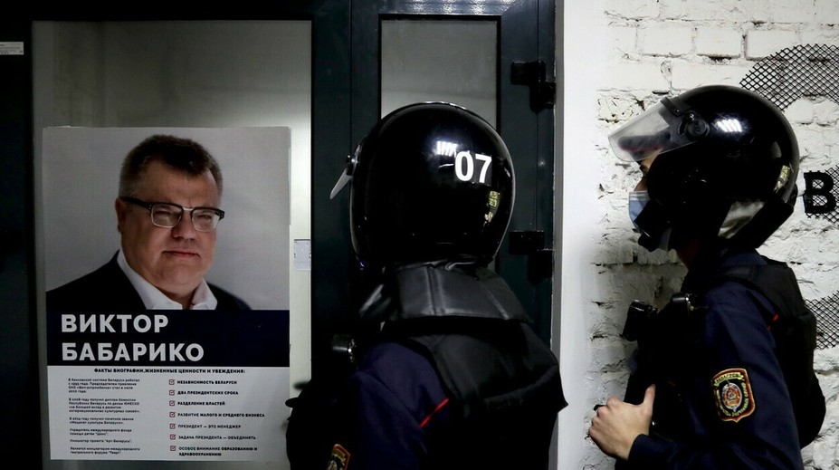 Lukašenkovho oponenta Babaryku odsúdili na 14 rokov väzenia