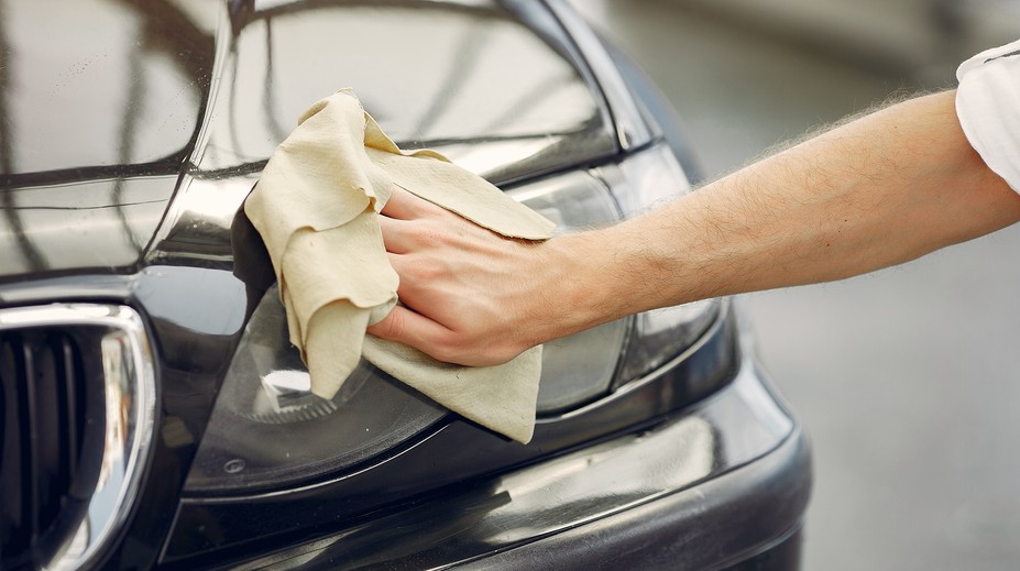 Auto by sme mali umývať aj v zime. Pozrite sa, ako na to, aby sme mu viac neuškodili