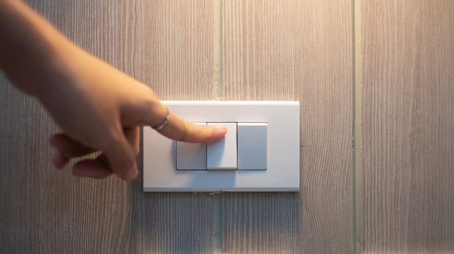 Stovky domácností v Trnavskom a Žilinskom kraji bude cez týždeň bez elektriny