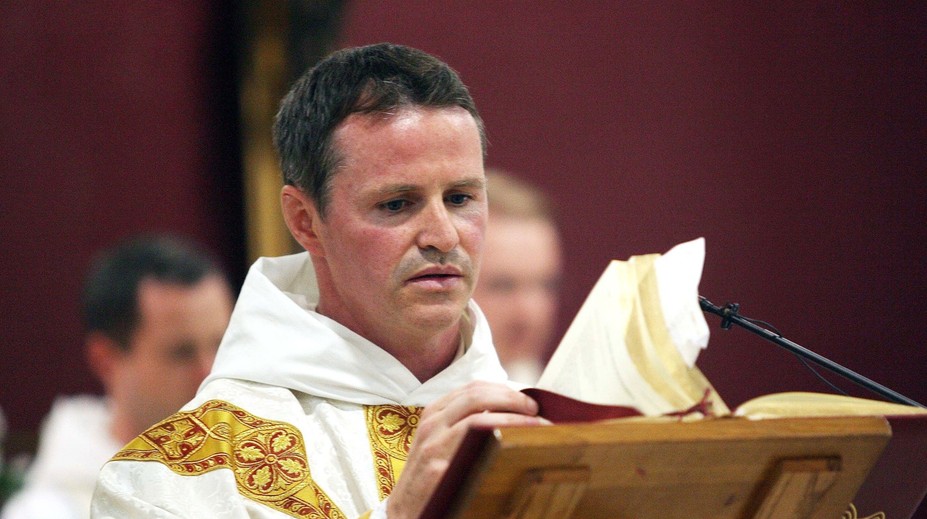 Futbal ho nenapĺňal, a tak sa obrátil na vieru. Bývalý hráč Manchestru United sa stal kňazom