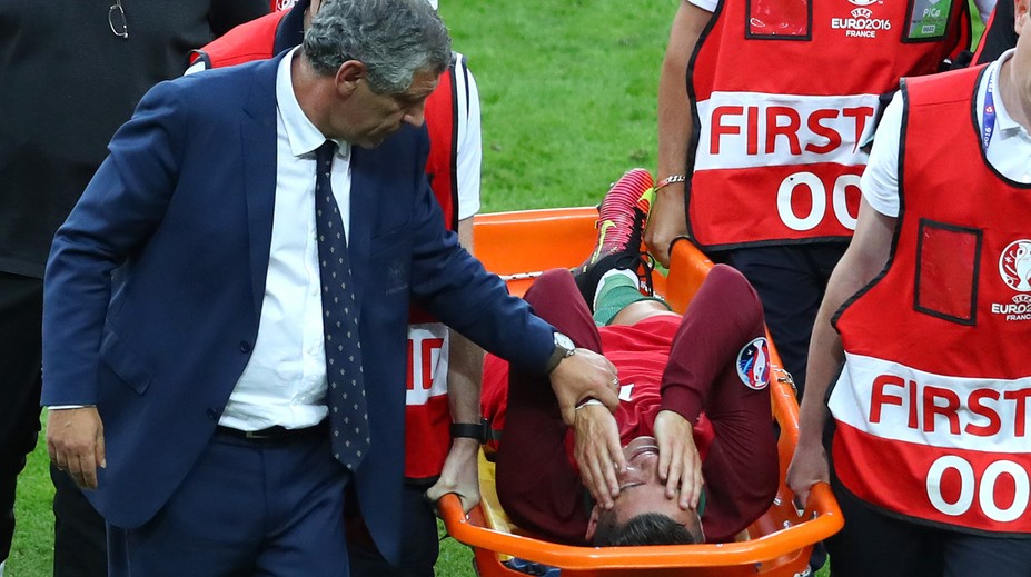 VIDEO: Ronaldo sa najprv utápal v slzách, potom manažoval svojich spoluhráčov k európskemu titulu