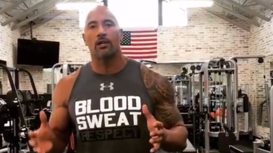 Po Ice Bucket Challenge sa internetom šíri nová výzva. Zapojil sa aj The Rock