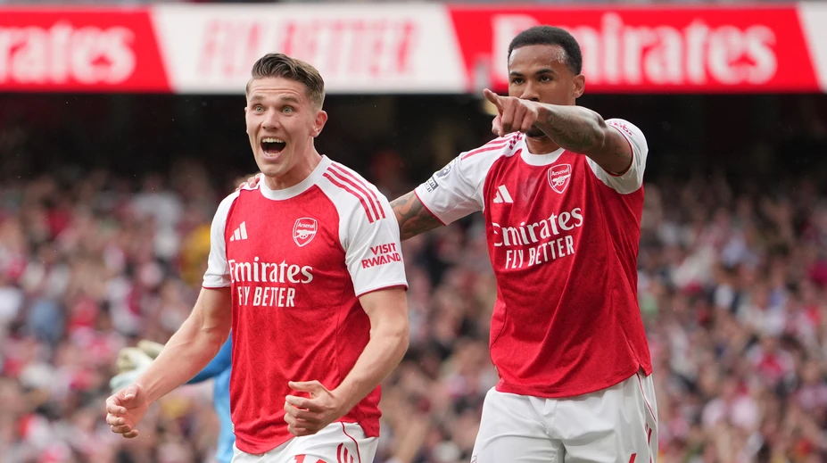 Dobrý deň pre rivalov z Londýna. Arsenalu stúpli šance na titul, Tottenhamu na záchranu