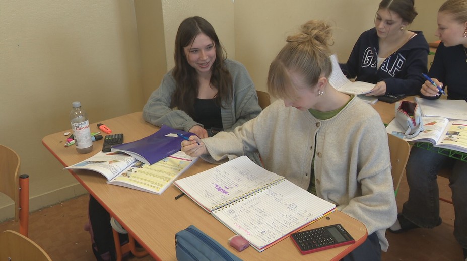 Na podanie prihlášky na strednú školu ostáva jeden deň. Zmeny v termínoch zavarili deviatakom