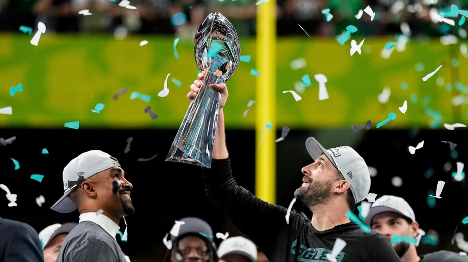 Donald Trump v hľadisku, vybučaná popová hviezda aj tancujúca tenisová legenda. Super Bowl bola jedna šou