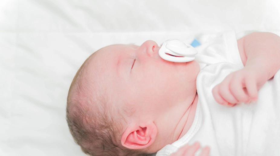 Curaprox z trhu sťahuje detské cumlíky. Rodičov vyzýva, aby viaceré šarže okamžite prestali používať