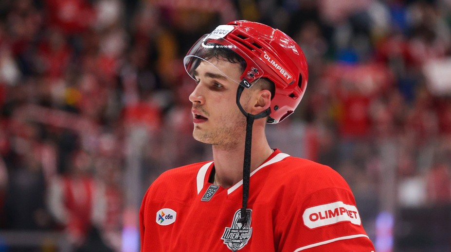 Veľký zvrat v známej kauze. Adam Ružička ostáva v KHL, no mení klub