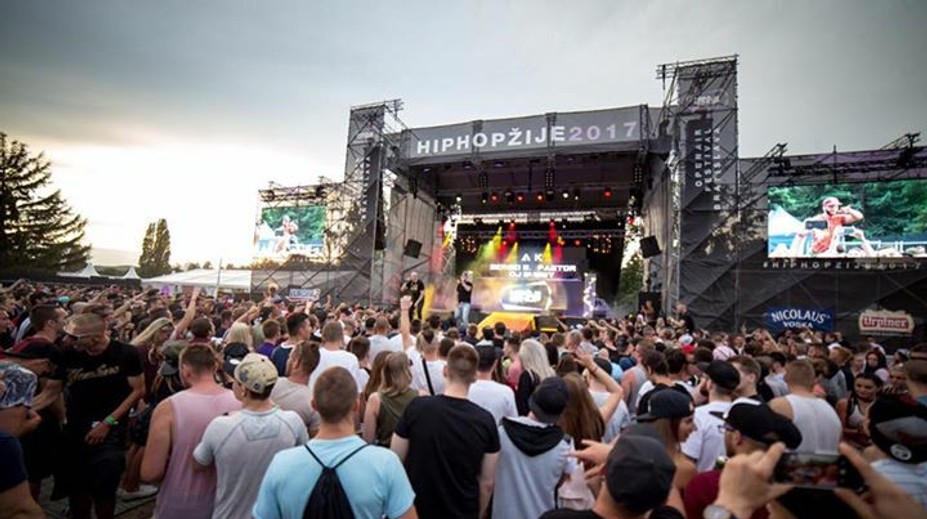 Festival na Zlatých pieskoch chcel niekto prekaziť. Nahlásil bombu