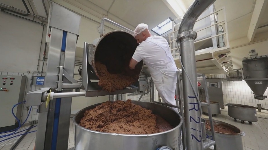 Vianočná sezóna sa začína už v lete: Pekári s 500-ročnou tradíciou pracujú na tri zmeny, aby stihli upiecť perníčky