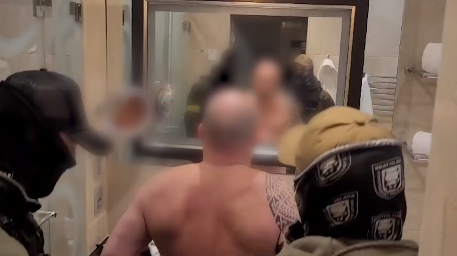 VIDEO: Naši lovci lebiek zadržali aj medzinárodne hľadanú hlavu gangu, ktorý údajne spôsobil 600-miliónové škody